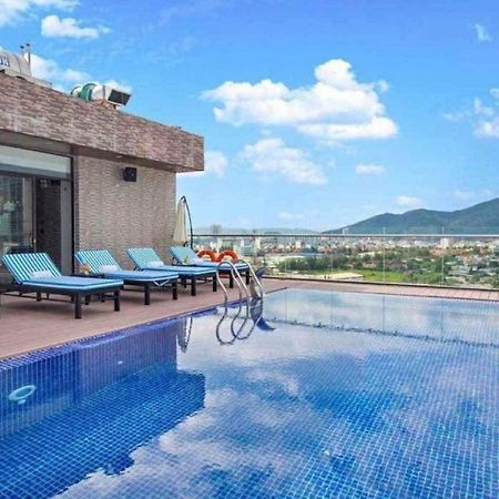 Diamond Beach Hotel Da Nang Exterior photo
