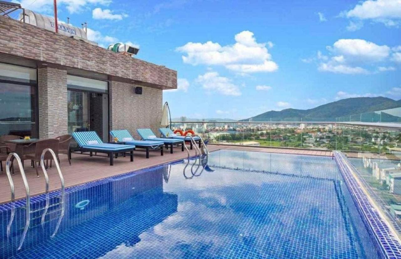 Diamond Beach Hotel Da Nang Exterior photo